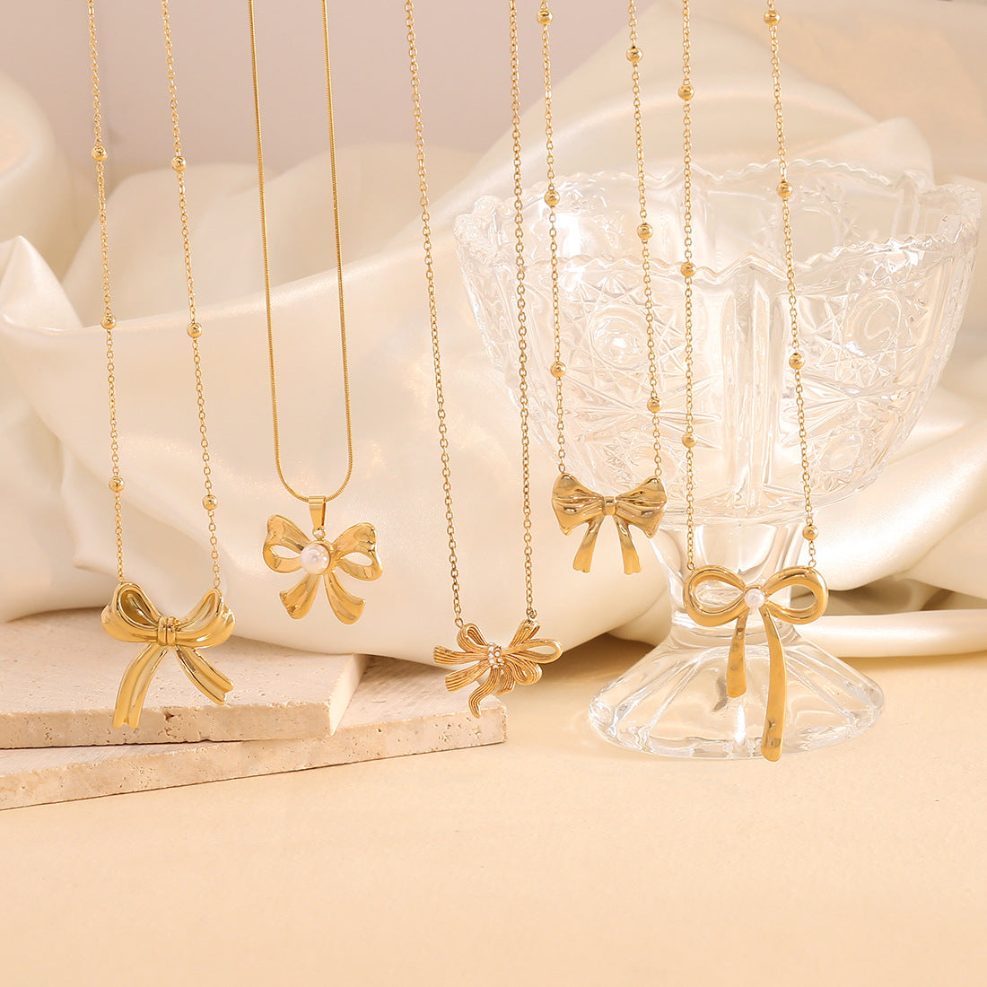 Fashionable Bow-Shaped Stainless Steel Necklace with Plated Finish for Women O-Chain Pendant Jewelry
