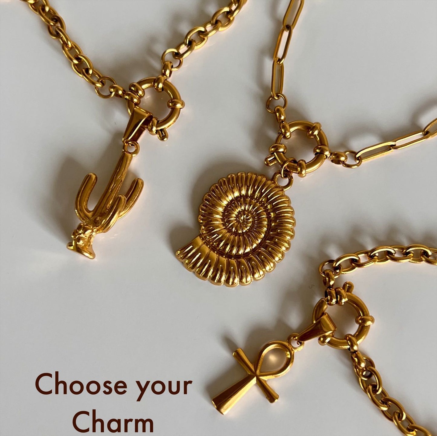 Collana casual in acciaio al titanio placcato con ciondoli a croce, stella e cuore, unisex
