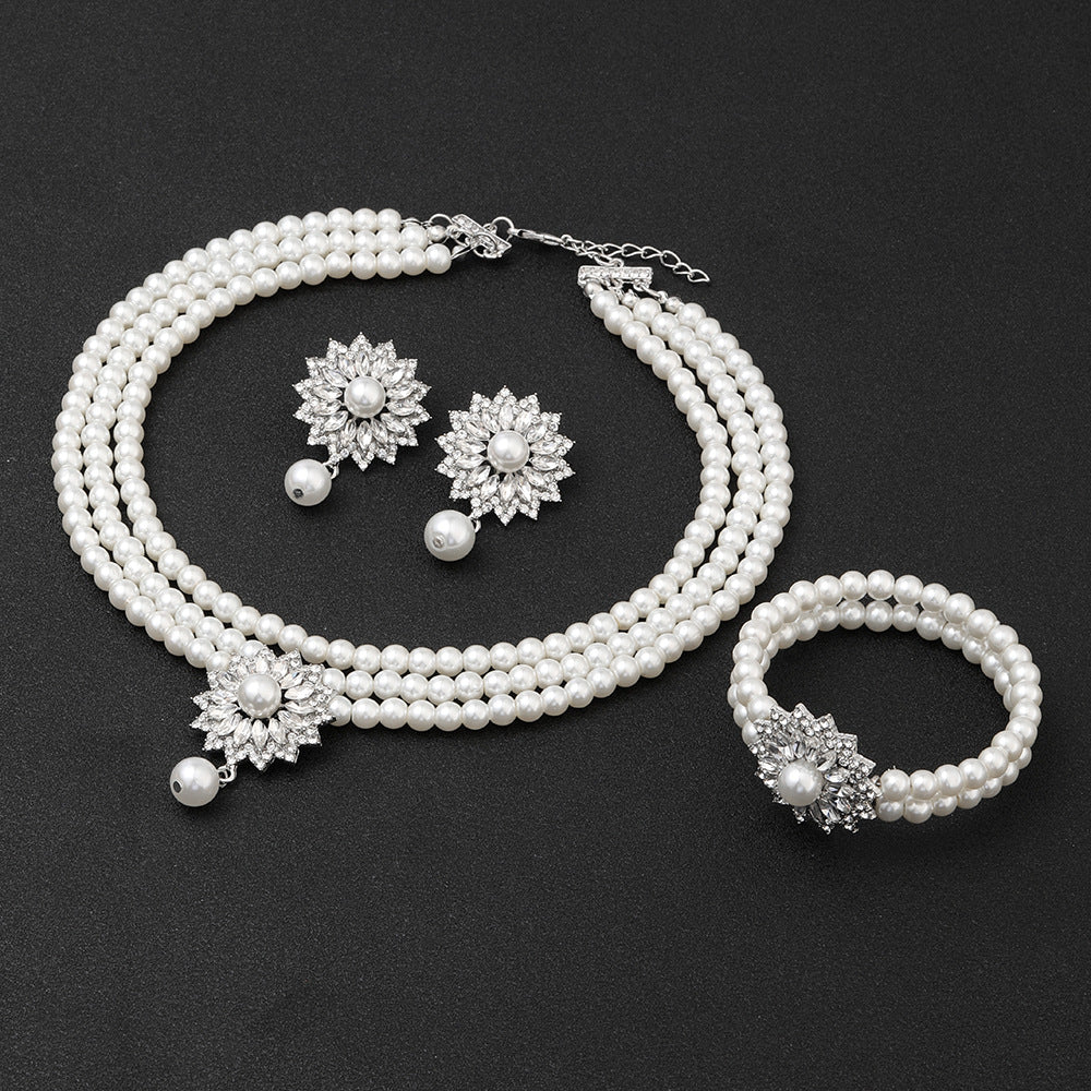 Luxury Floral Pearl Necklace Set for Women Geometric Alloy Pendant with Rhinestone Inlay Snake Chain for Party and Wedding
