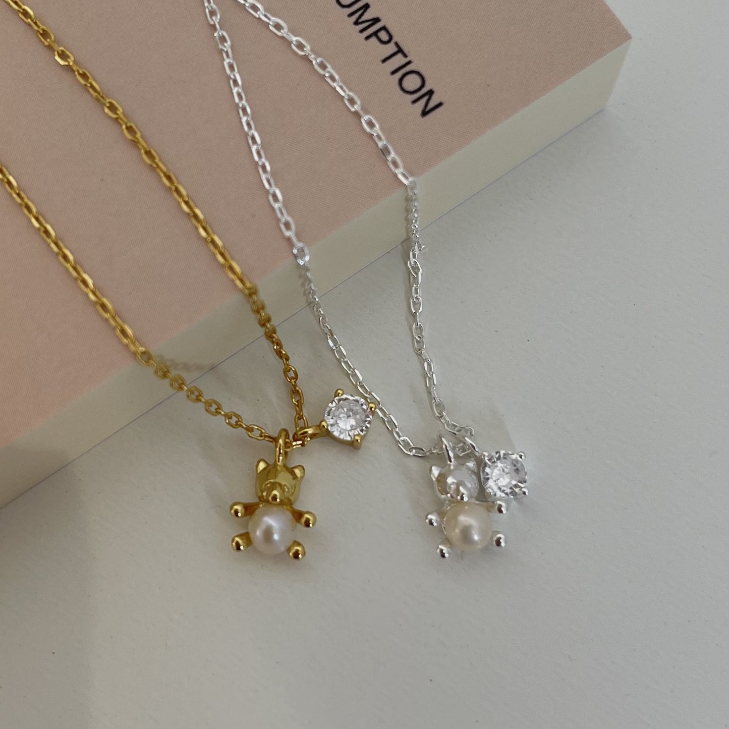 Minimalist Bear-Shaped 925 Sterling Silver Necklace with Pearl and Zircon Inlay