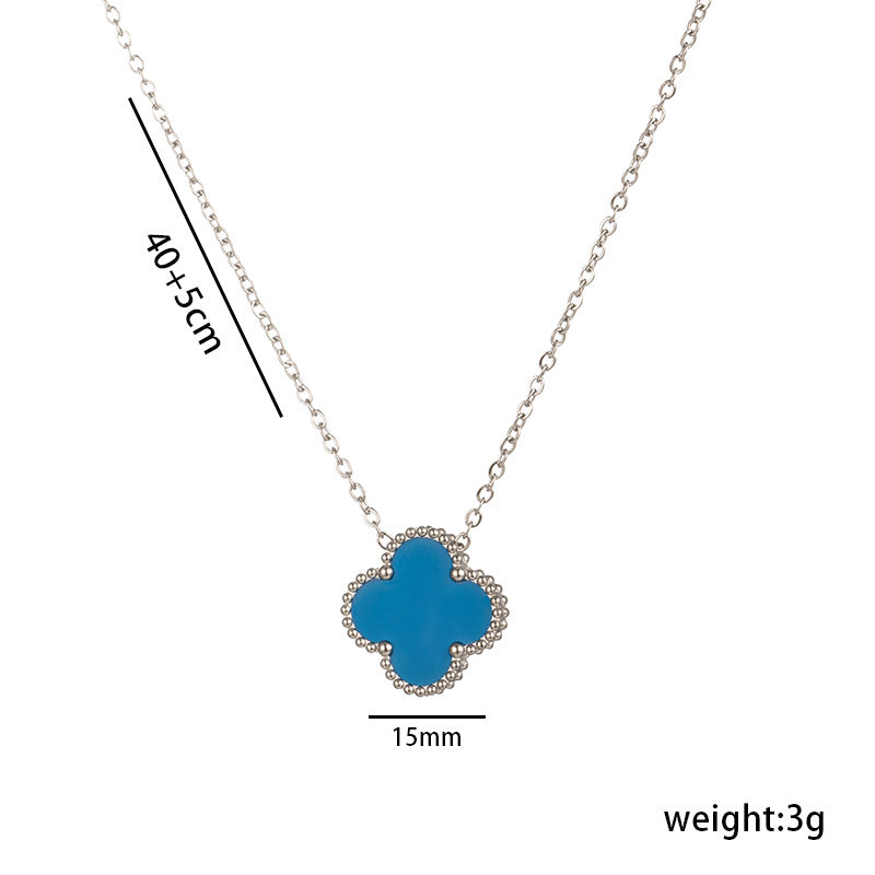 Collana con ciondolo a quadrifoglio geometrico alla moda da donna in acciaio al titanio con finitura galvanizzata