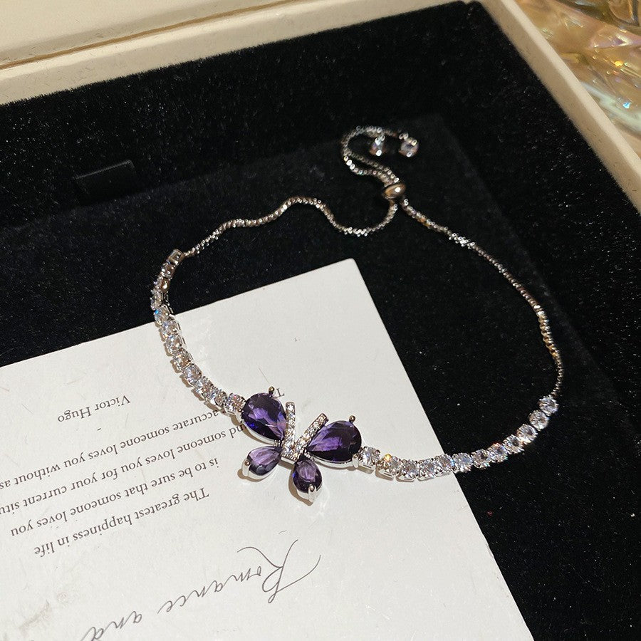Elegante bracciale da donna con fiore geometrico e accenti in zircone, in rame placcato, stile trendy da ufficio, gioiello versatile e lussuoso per la mano