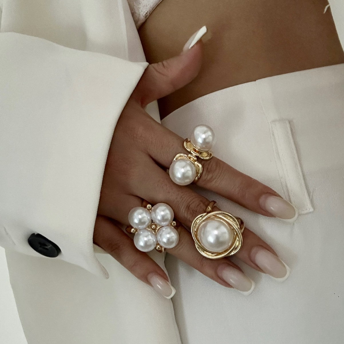 Set de Anillos de Aleación Barrocos Huecos con Perlas de Imitación Elegantes para Mujer