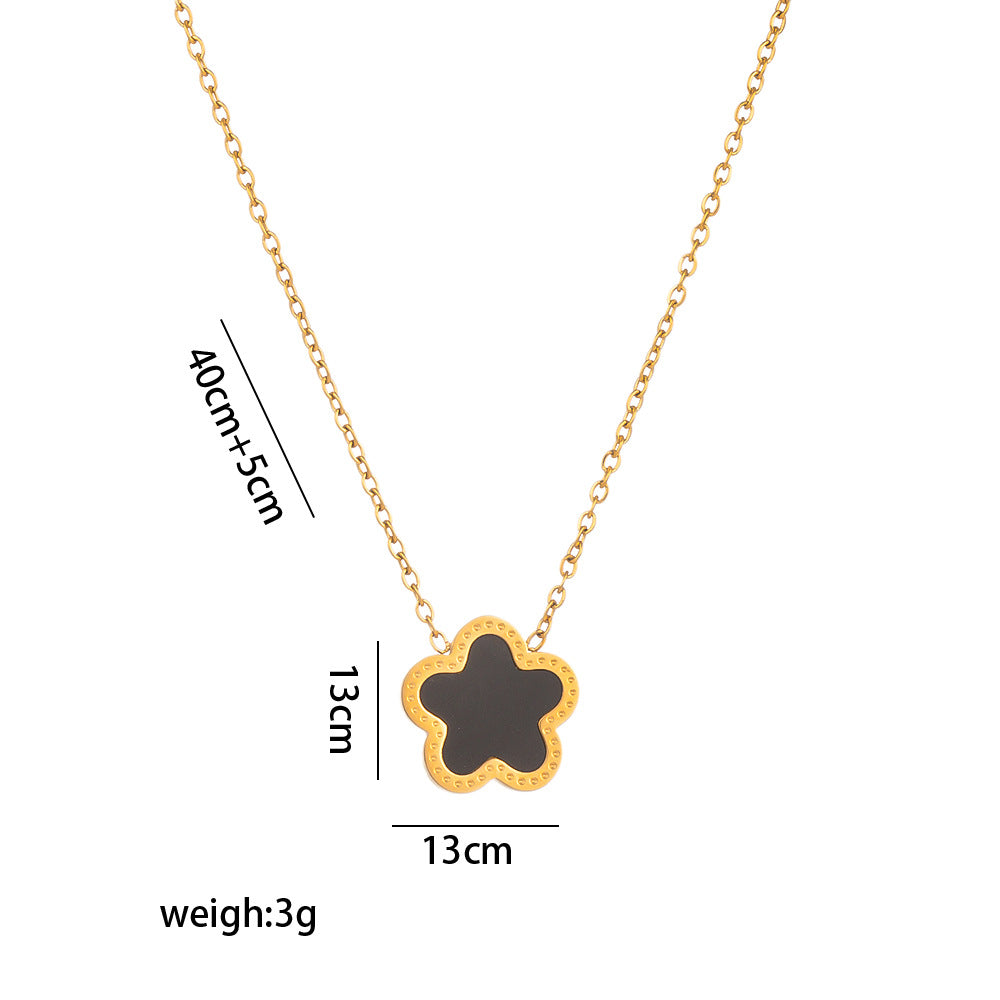 Collana pendente con fiore di pruno minimalista in madreperla da donna con intarsio di strass e catena a serpente in acciaio al titanio