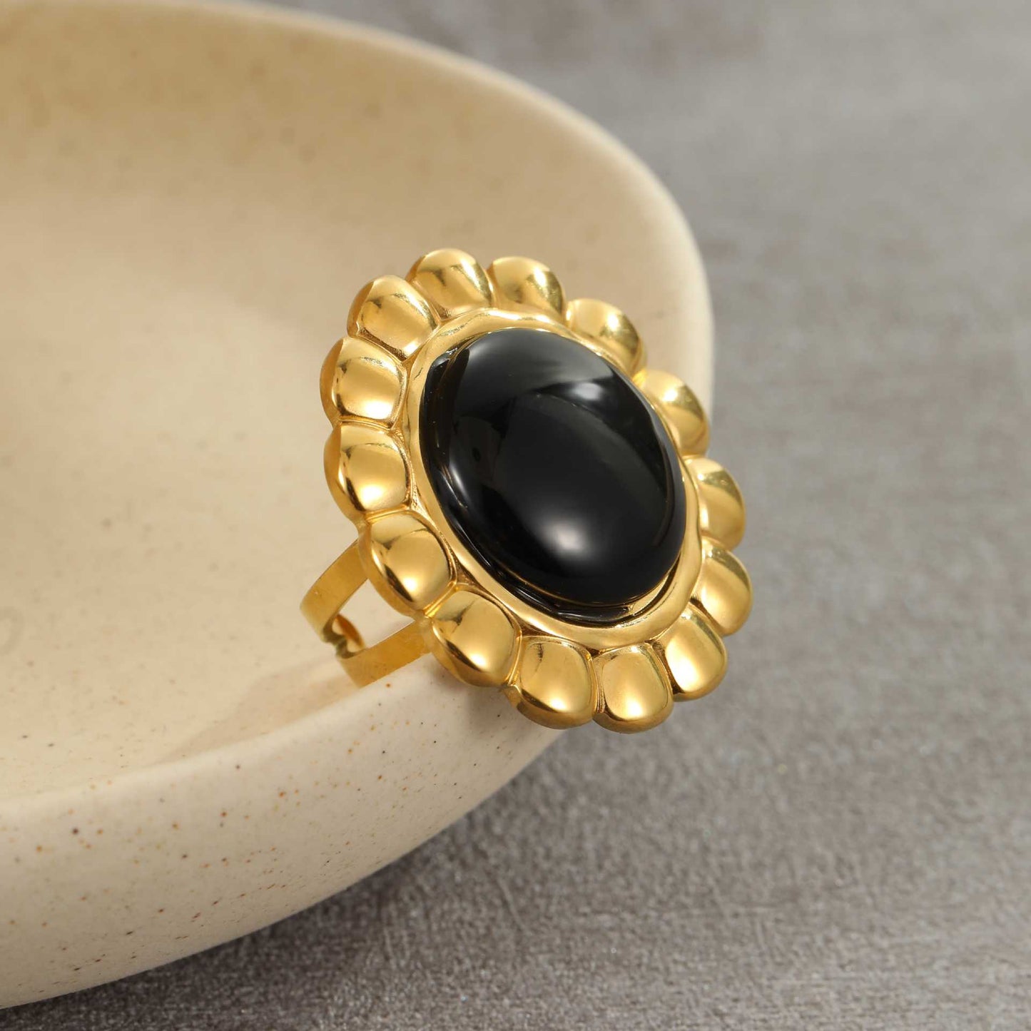 Anillo minimalista de acero inoxidable con diseño geométrico y acabado chapado para mujer, elegante, ligero y lujoso