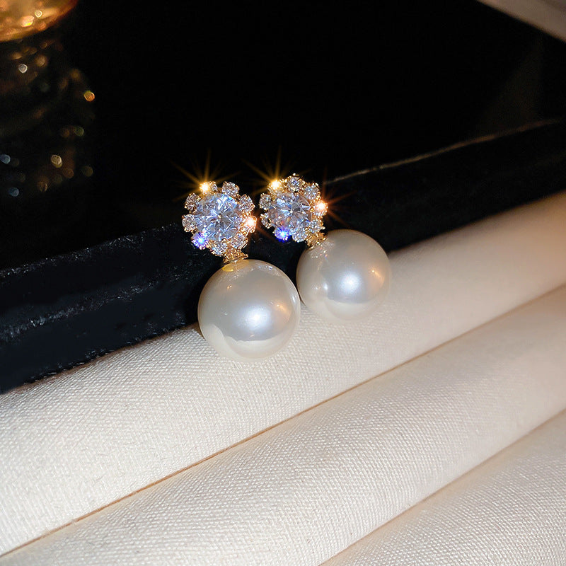 Eleganti Orecchini a Perno da Donna in Stile Francese Vintage con Zirconi Geometrici e Perle Imitazione