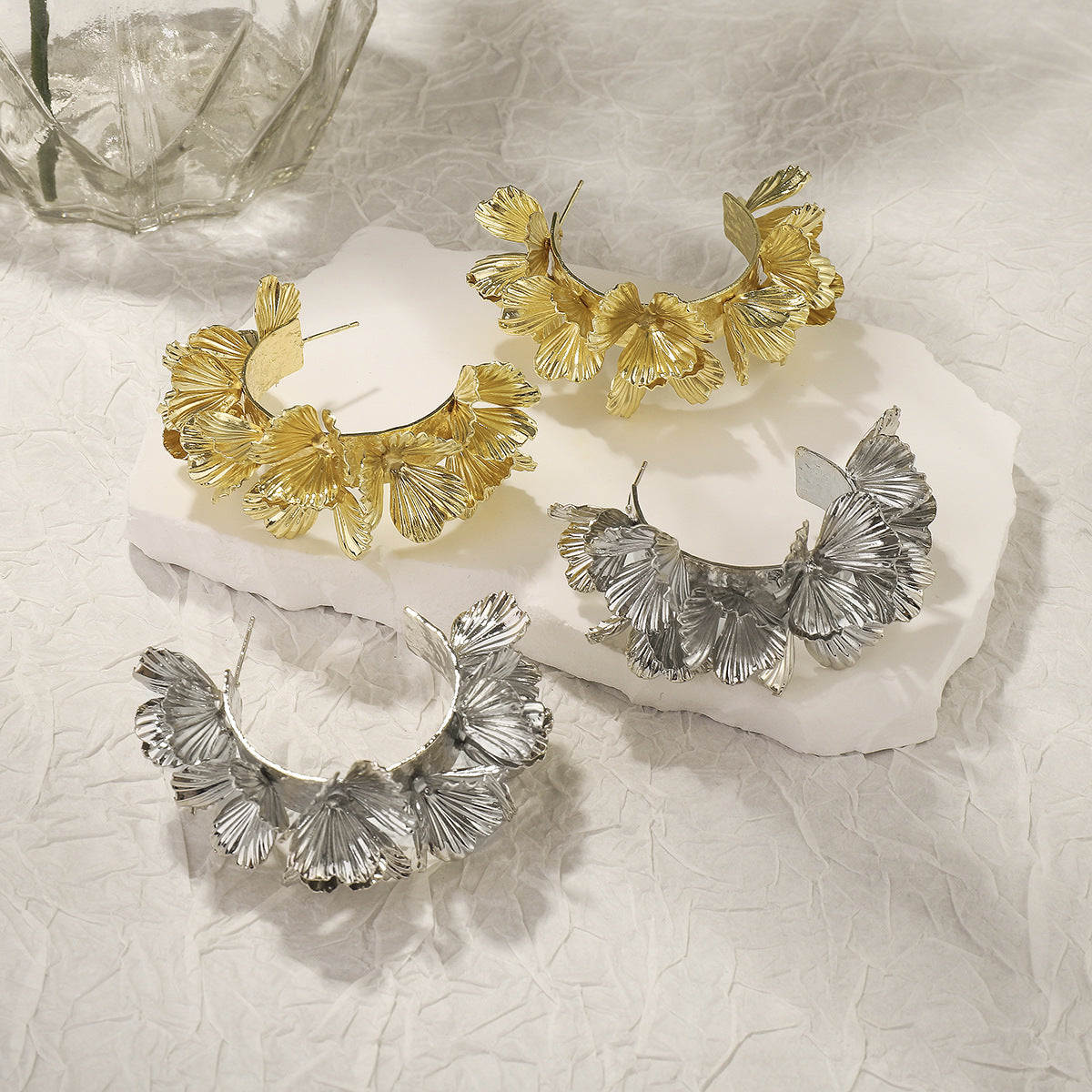 Pendientes de hierro con forma floral, estilo dulce y atrevido, con galvanoplastia para mujer