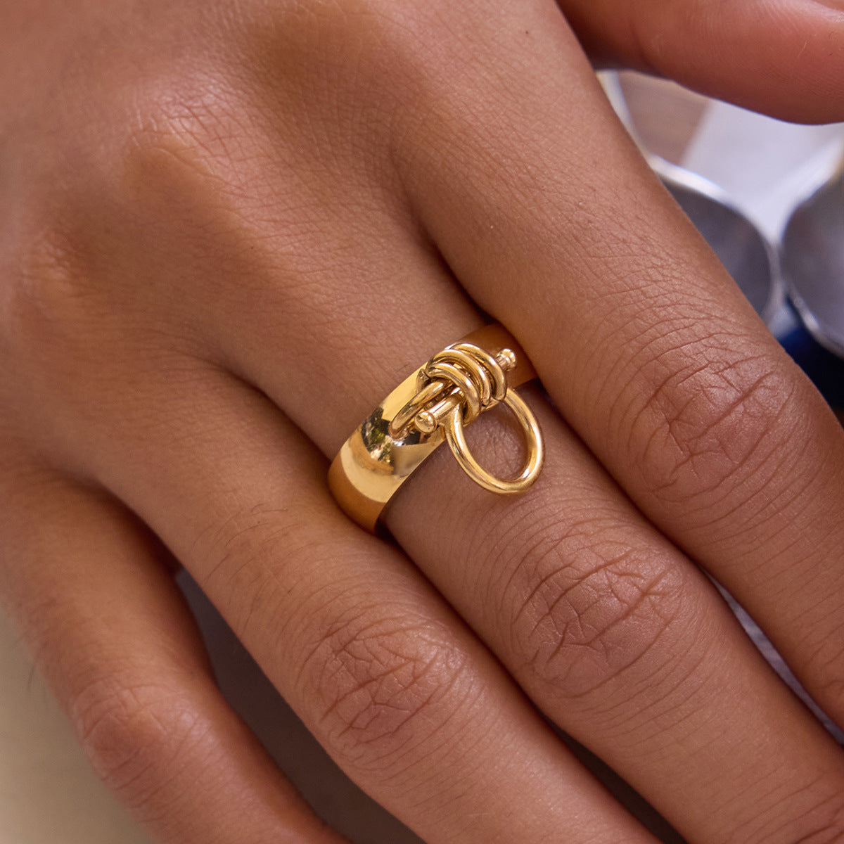 Anello geometrico in acciaio al titanio da donna con finitura galvanica Gioielli minimalisti alla moda
