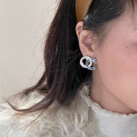 Collar floral de latón chapado en oro de lujo para mujer