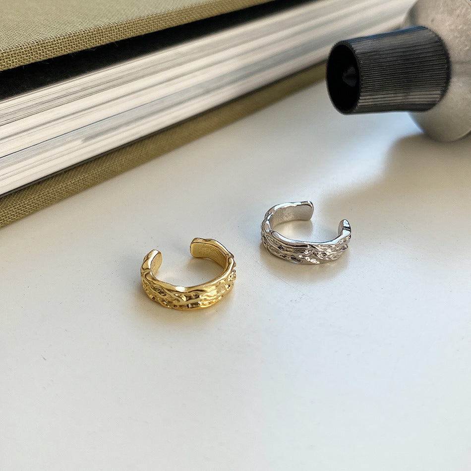 Pendientes de Plata de Ley 925 con Forma de Rombo Texturizado Irregular para Mujer con Estilo Geométrico y Atrevido