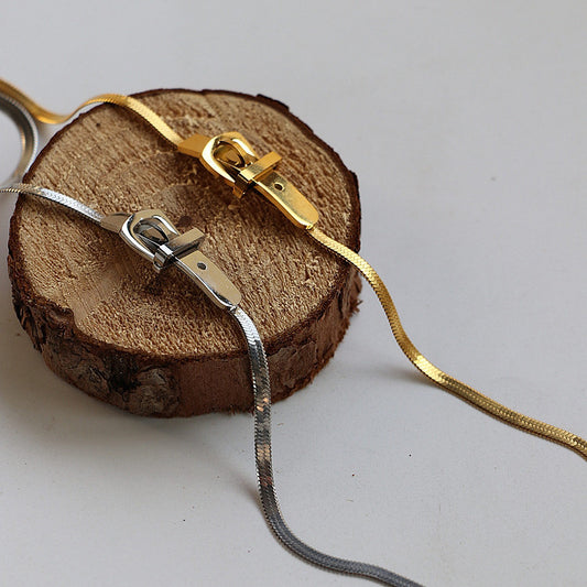 Gargantilla de Cadena de Serpiente Chapada en Acero de Titanio Geométrico Minimalista para Mujer