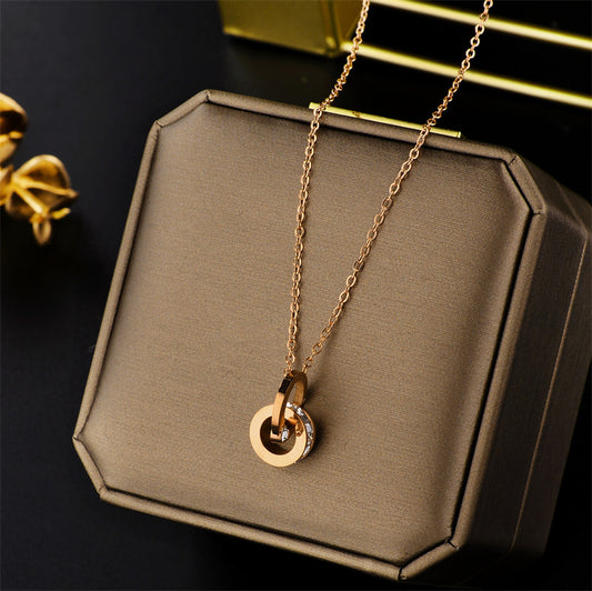 Collar de acero titanio geométrico de doble anillo bañado en oro rosa de 18K estilo natural para mujer