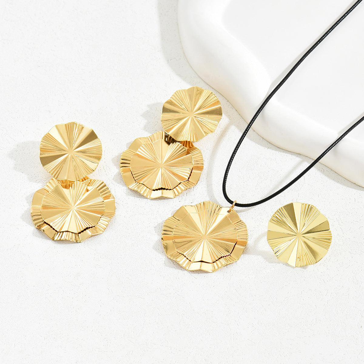 Set collana, orecchini e anello geometrici minimalisti placcati in lega per donna