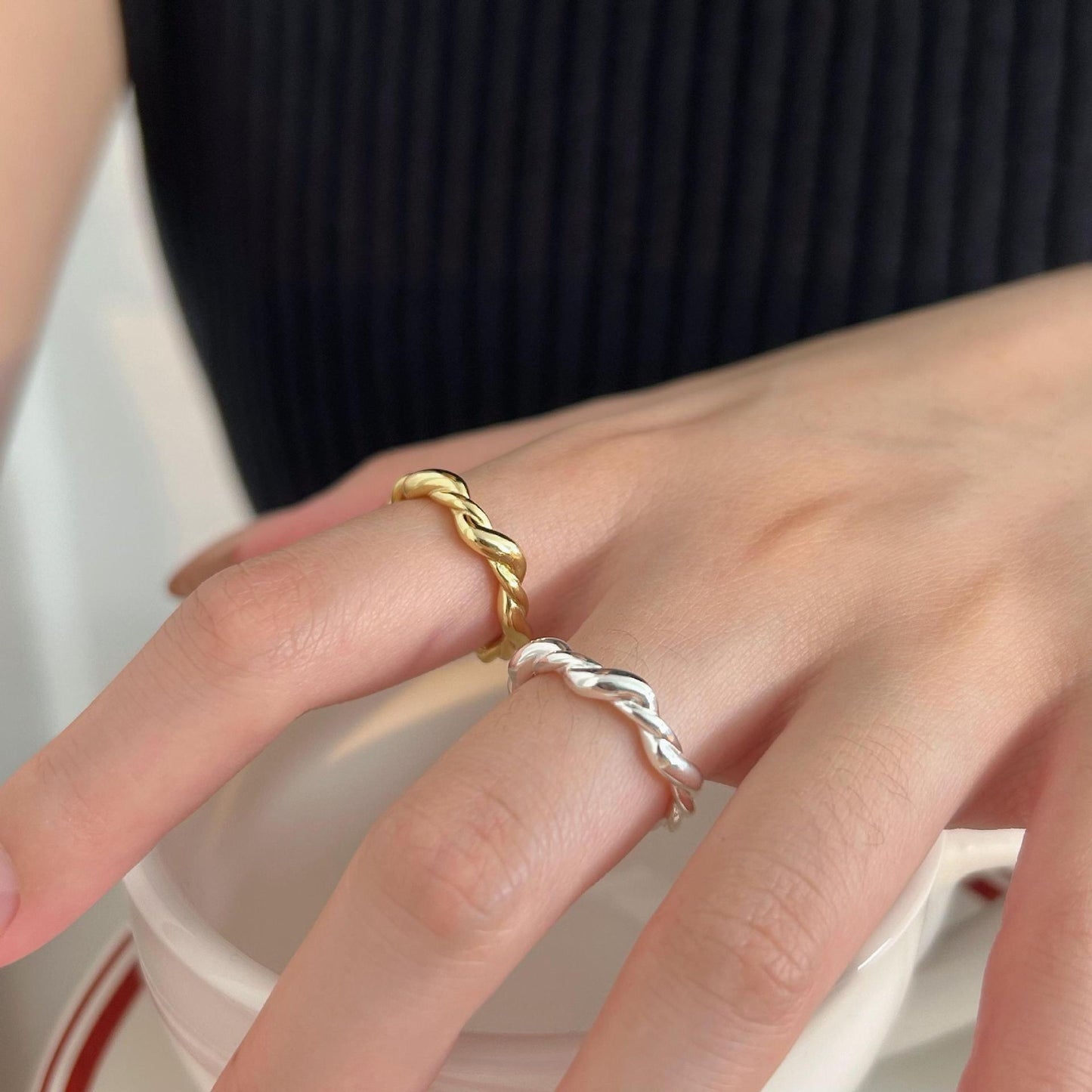 Minimalist Geometric Twist Wire Ring in 925 Sterling Silver for Women with Rope Knot Detail