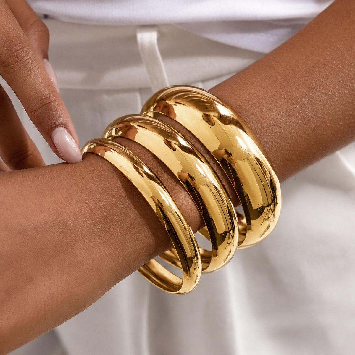 Minimalist Round PVD Polished Stainless Steel Bangle Bracelet