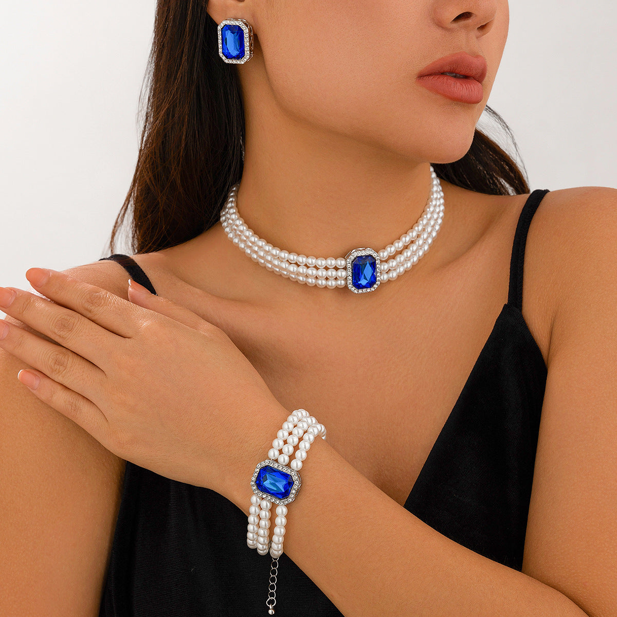 Collana girocollo vintage in resina geometrica in stile francese con pendente in lega e catena di perline per donne
