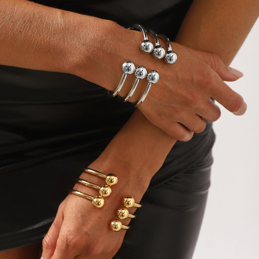 Pulsera geométrica minimalista de aleación con apertura ajustable y acabado pulido chapado