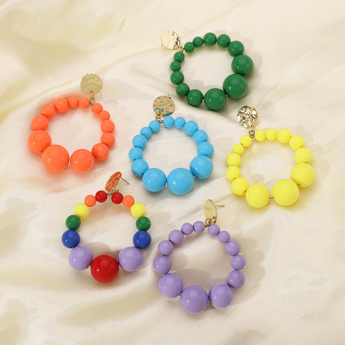 Pendientes Minimalistas Geométricos de Resina para Mujer en Colores Caramelo con Acabado Artesanal