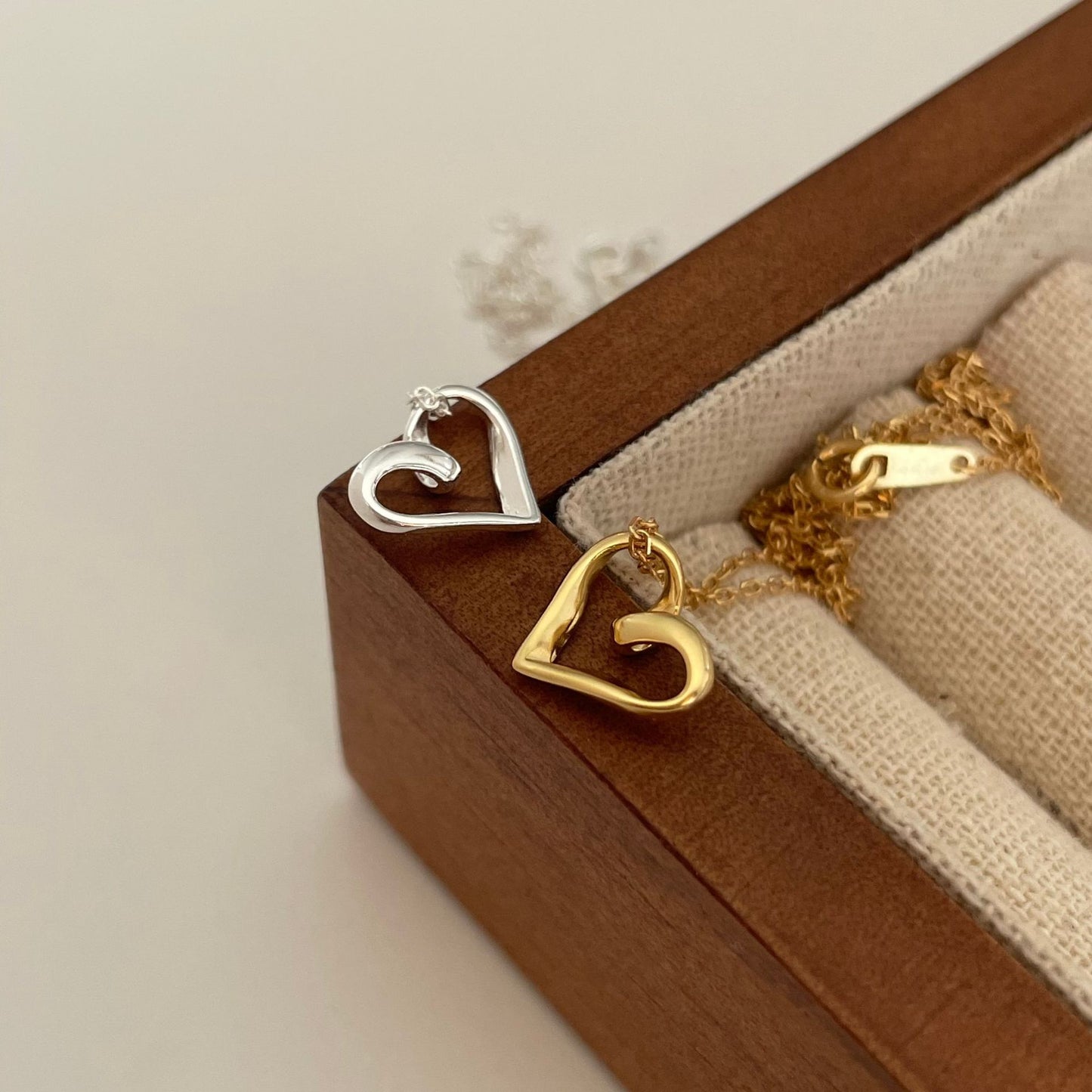 Minimalist Heart-Shaped 925 Sterling Silver Necklace with Geometric Pendant and Polished Finish