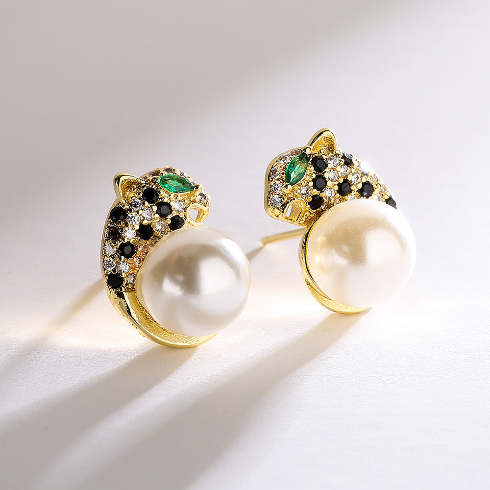 Orecchini da donna minimalisti in rame a forma di leopardo con placcatura in oro 18K e intarsio in zircone