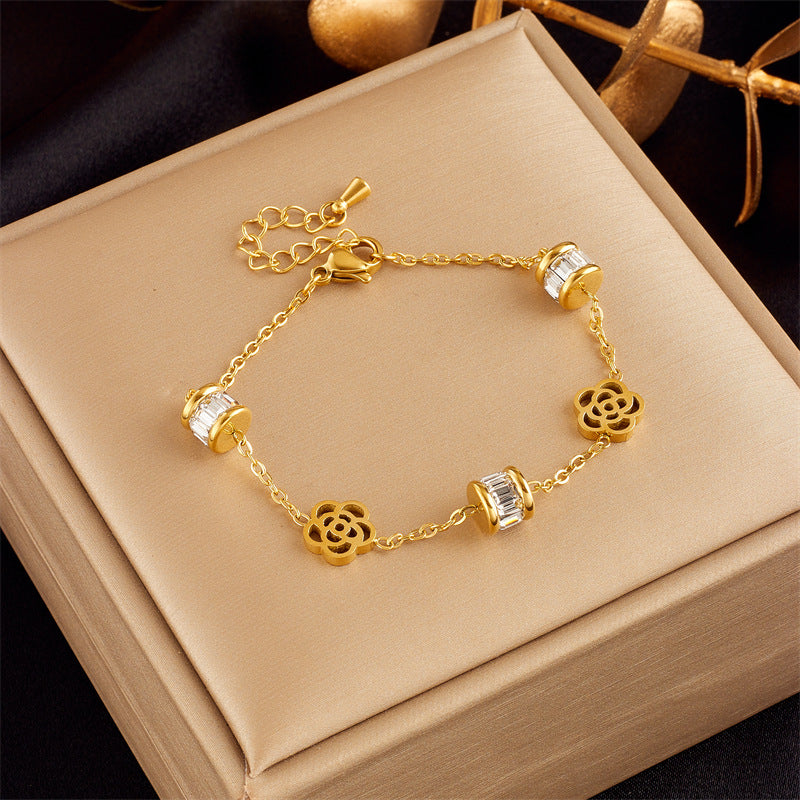 Elegant Minimalist Butterfly Pearl Floral Rhinestone-Embellished Gold-Plated Stainless Steel Bracelet for Women