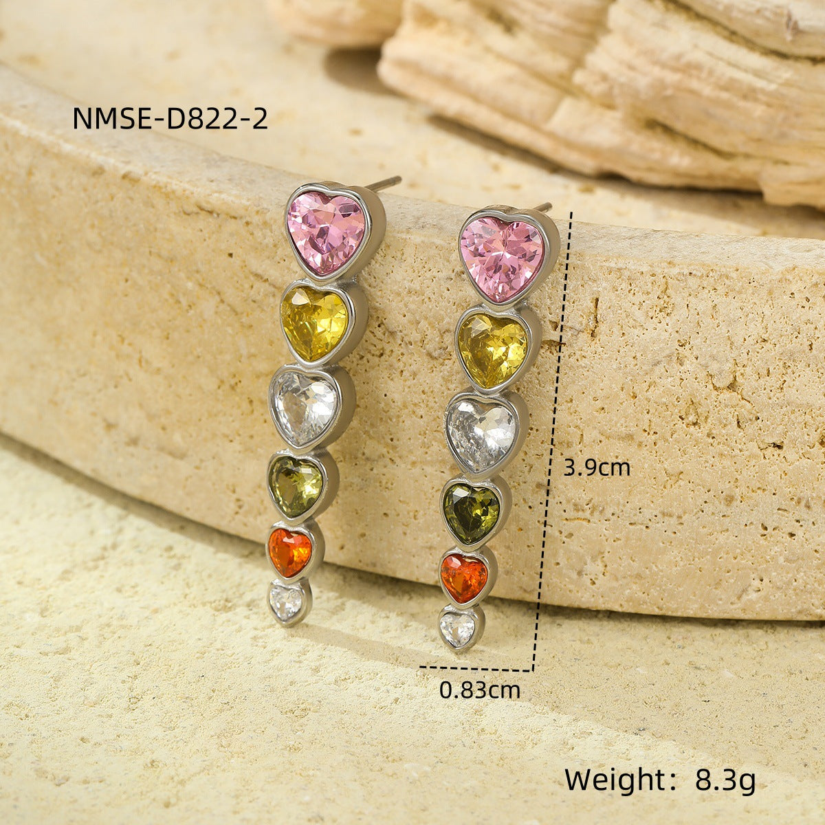 Orecchini a perno a forma di cuore in acciaio inossidabile, dal design minimalista e alla moda, con dettagli in zircone colorato e finitura in titanio.