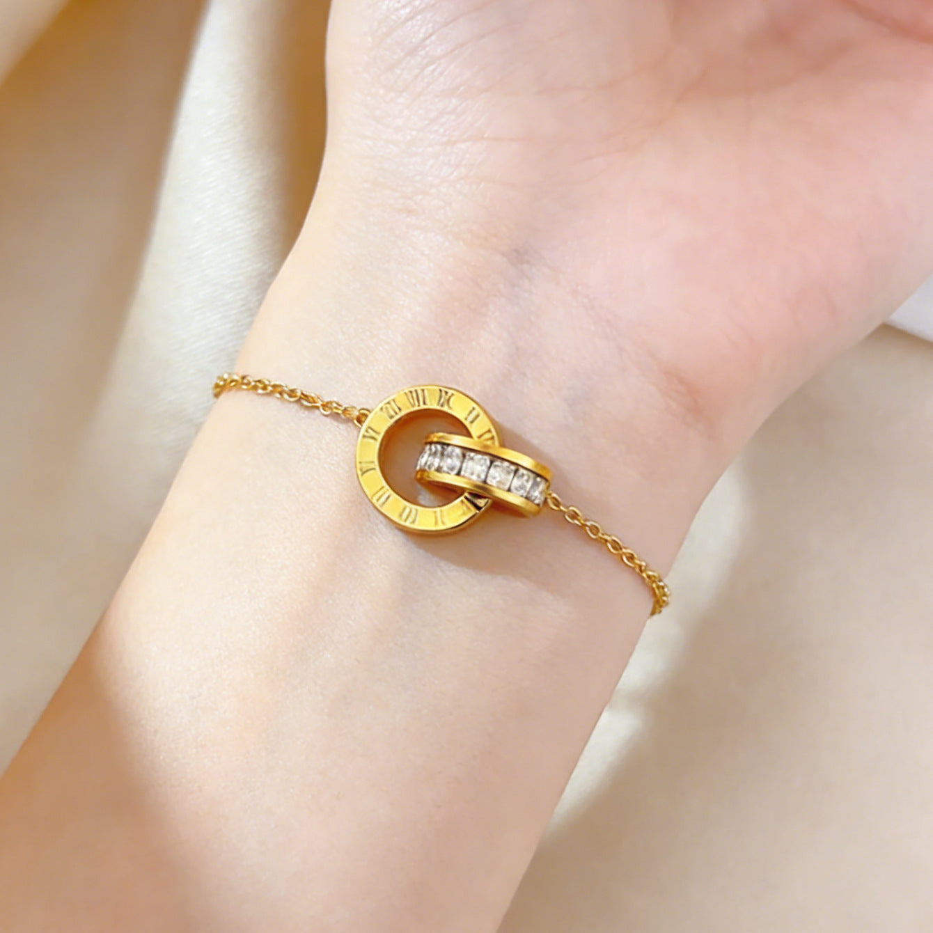 Minimalist Elegant 18K Gold Plated Geometric Round Double Ring Roman Numeral Stainless Steel Bracelet for Women