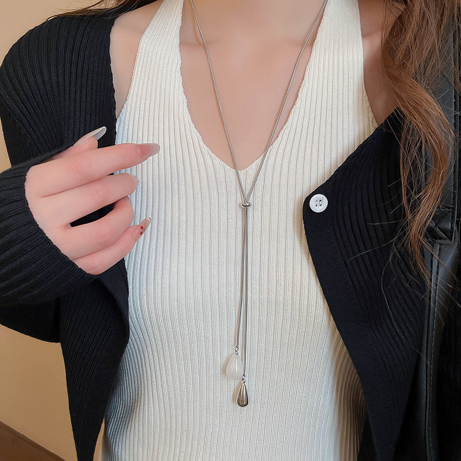 Collana con ciondolo geometrico minimalista in rame placcato da donna, catena maglione di lusso leggera