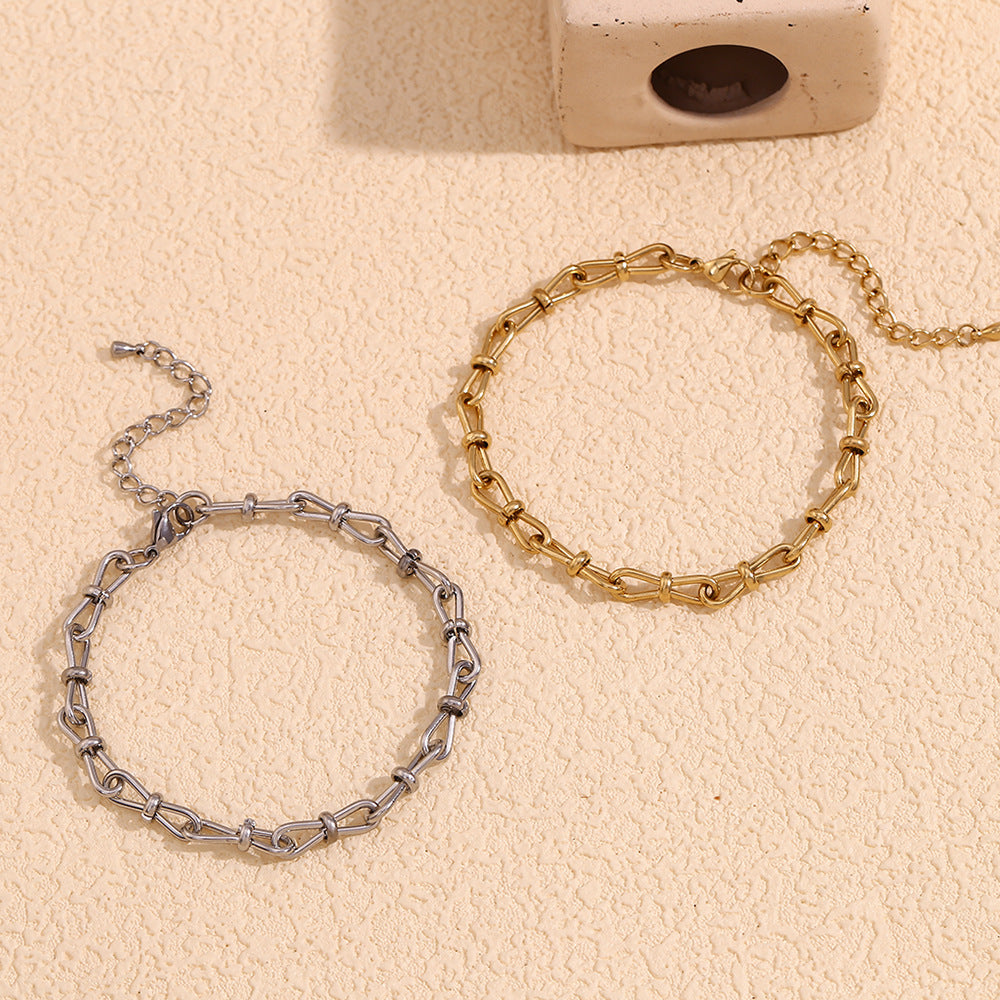 Minimalist Bow-Shaped Anklet for Women Made of Stainless Steel with 14K Gold Plating
