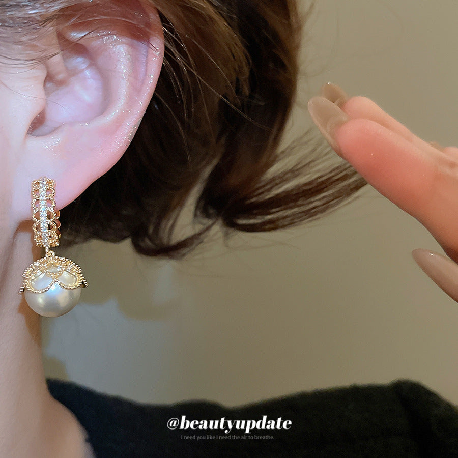 Eleganti orecchini a perno in stile vintage francese con intarsio in zircone e design geometrico da donna