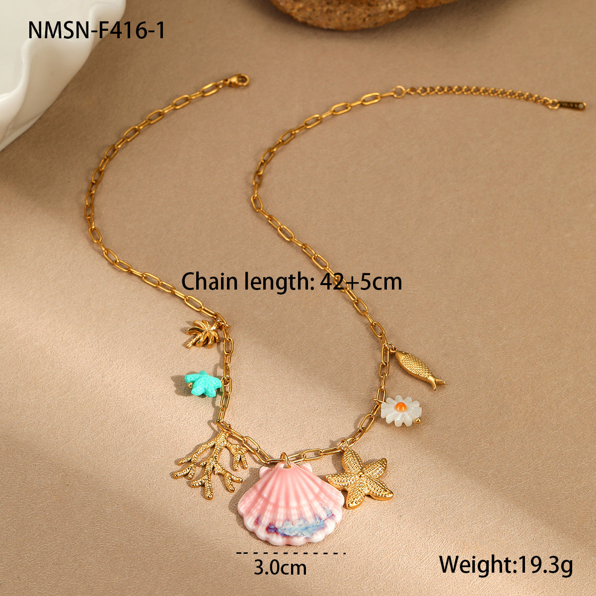 Collana da donna alla moda a tema oceano, con conchiglie e stelle marine, in acciaio al titanio placcato oro 18 carati