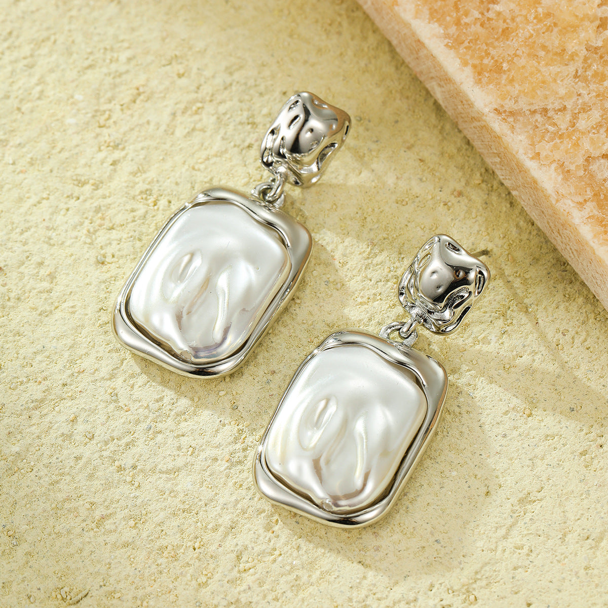 Pendientes de perlas geométricas de inspiración barroca en acero inoxidable con baño de oro para mujer