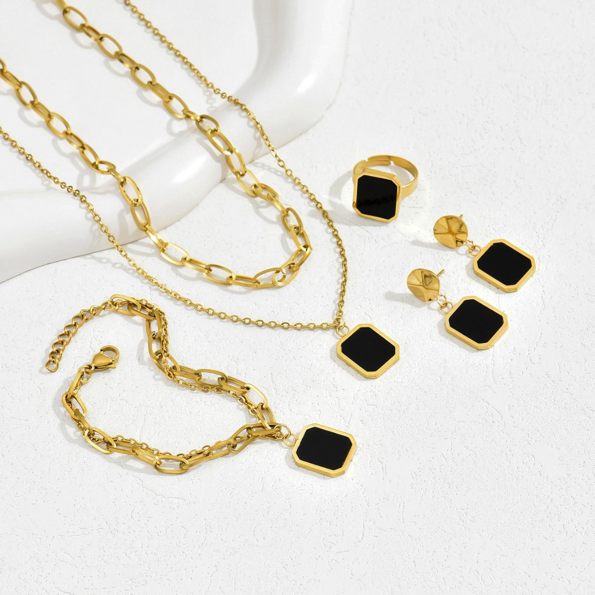 Juego de collar con colgante cuadrado negro de doble capa, geométrico y minimalista, con pendientes y pulsera para mujer