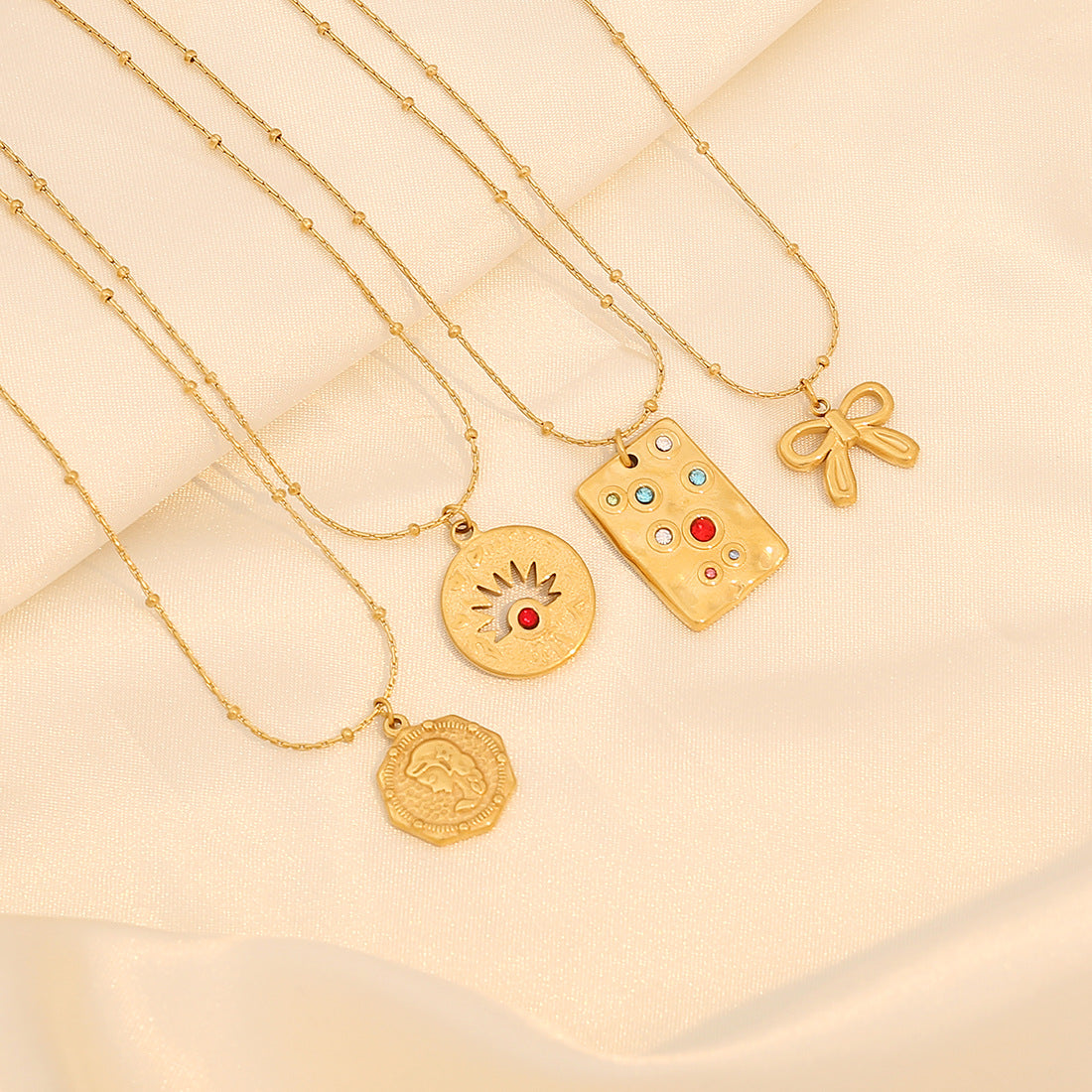 Collana con Ciondolo a Mano Rosa Geometrica Vintage in Acciaio Inossidabile con Design Ispirato ai Tarocchi