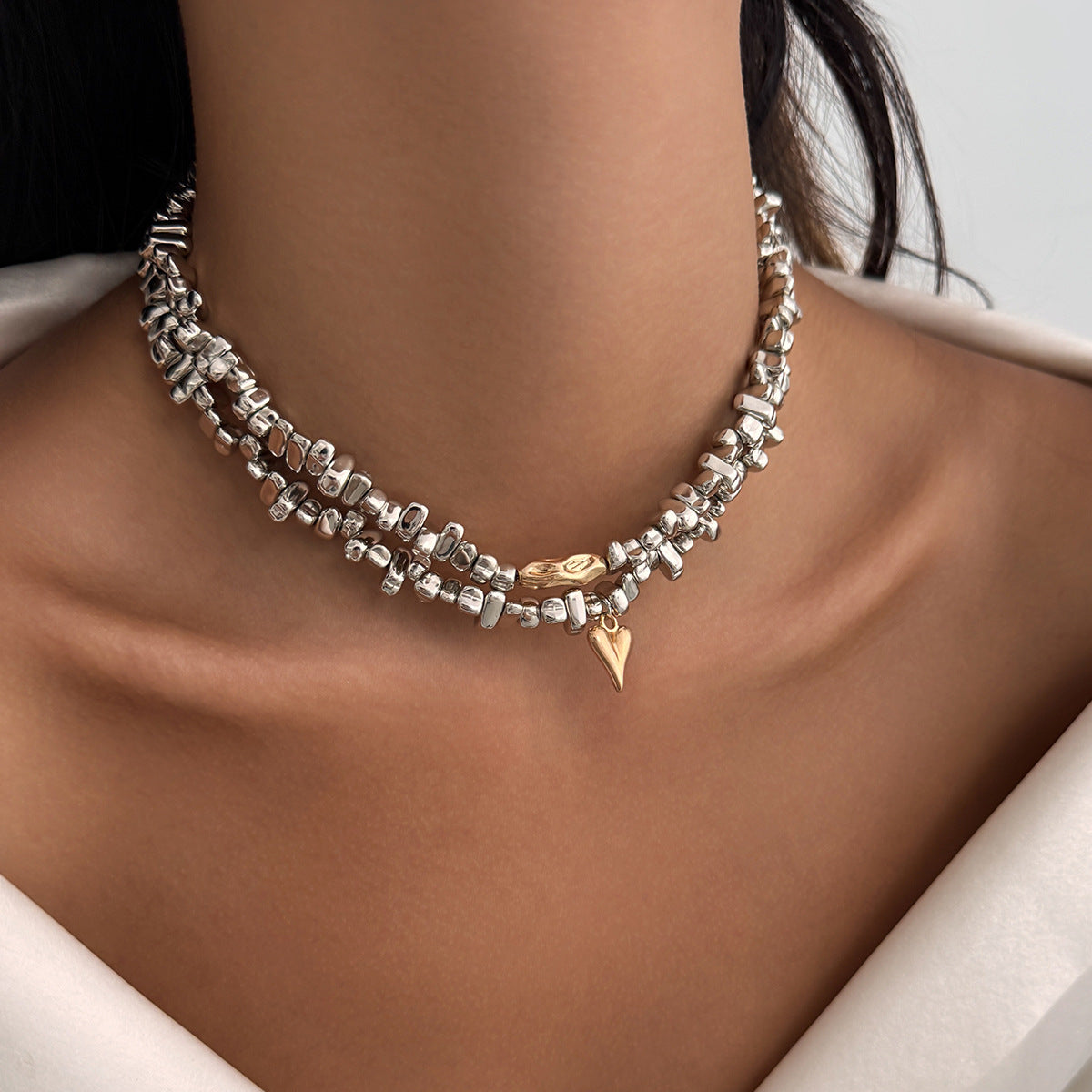 Luxury Geometric Heart Zinc Alloy Plated Pendant Necklace Irregular Beaded Clavicle Chain for Women