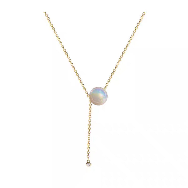 Collana da donna con ciondolo sirena perlato e cristallo, design originale, in acciaio al titanio con finitura placcata