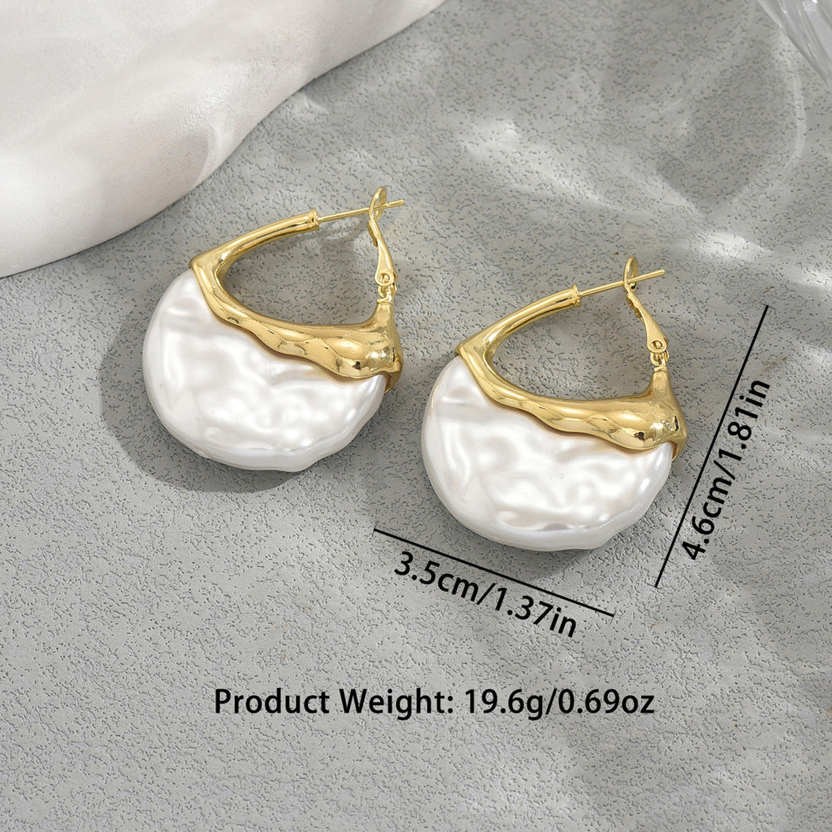 Aretes Geométricos de Cobre con Incrustaciones de Perlas para Mujer con Postes de Acero Inoxidable, Joyería Minimalista y Moderna para el Día a Día