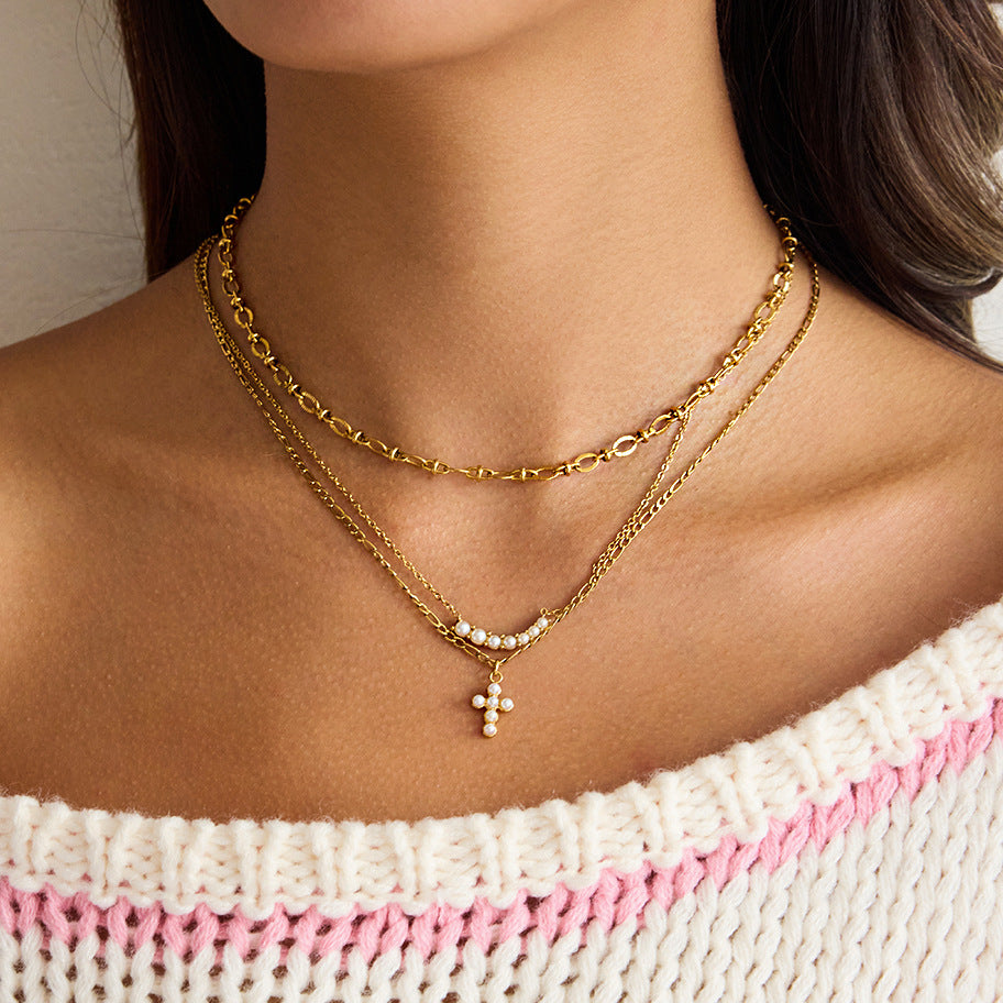 Collana con ciondolo a croce minimalista da donna in acciaio al titanio con finitura galvanizzata