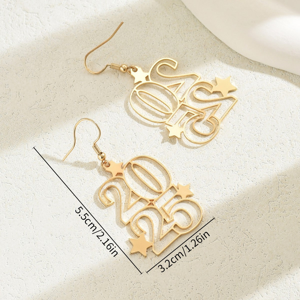 Pendientes minimalistas de cobre con forma de estrella y baño de oro para mujer, aretes geométricos con diseño de letras
