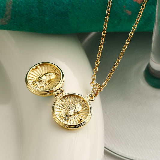 Collar con colgante de medallón de foto redondo minimalista para mujer con cadena de cobre chapado en oro