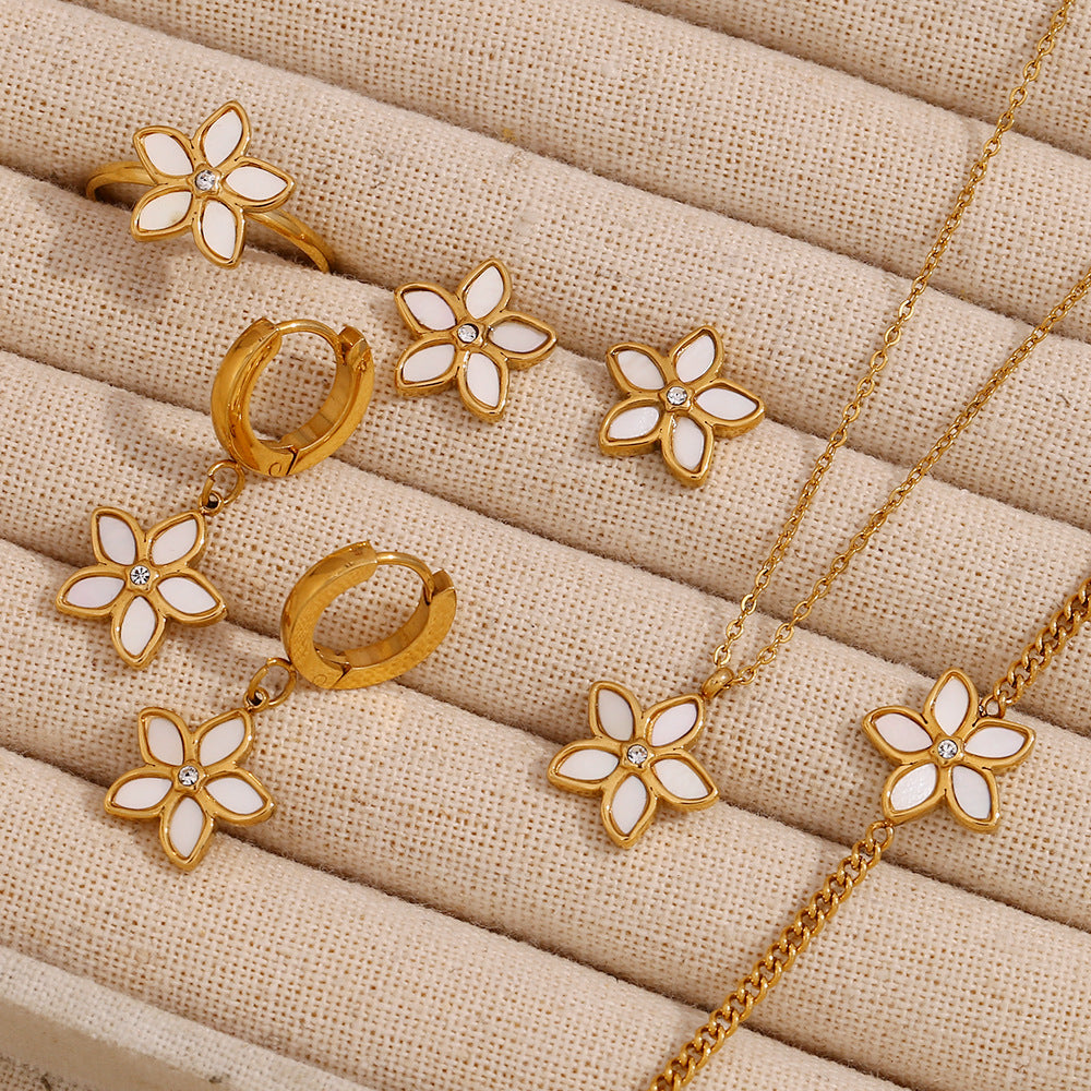 Fashionable Floral Shell Pendant Necklace for Women Stainless Steel with 18K Gold Plating