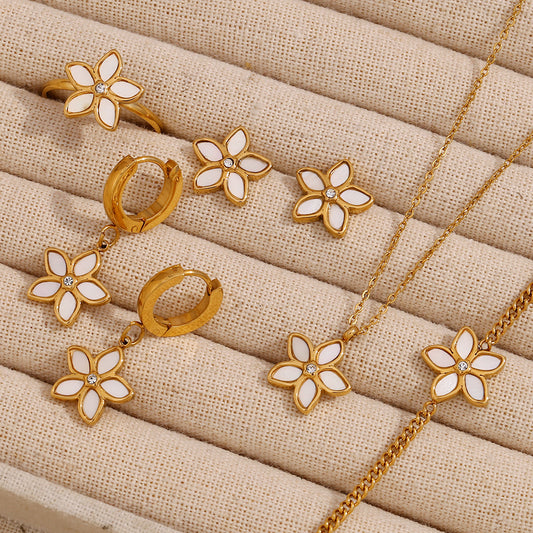 Fashionable Floral Shell Pendant Necklace for Women Stainless Steel with 18K Gold Plating