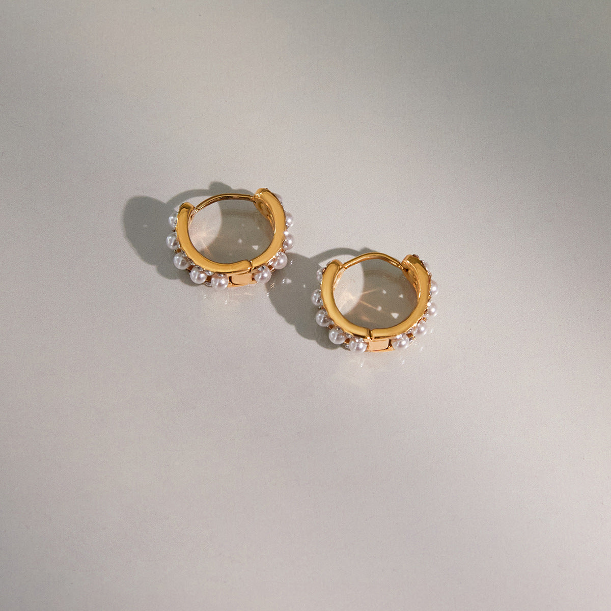 Orecchini a cerchio ipoallergenici in acciaio inossidabile geometrici con finitura placcata per donna – Stile di lusso