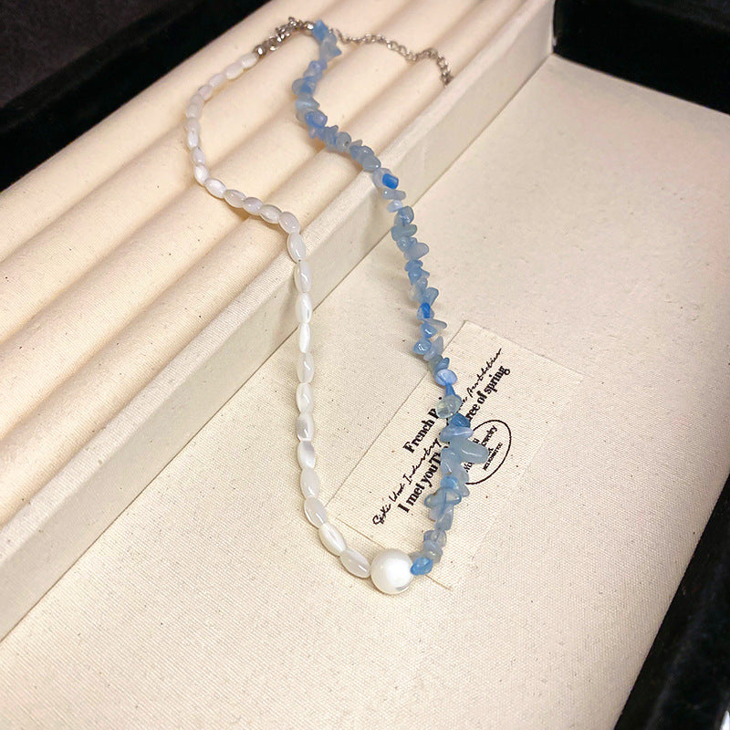 Collana Sweet Dopamine con perle barocche in lega di zinco con finitura placcata e ciondolo geometrico, delicata catena a clavicola da donna