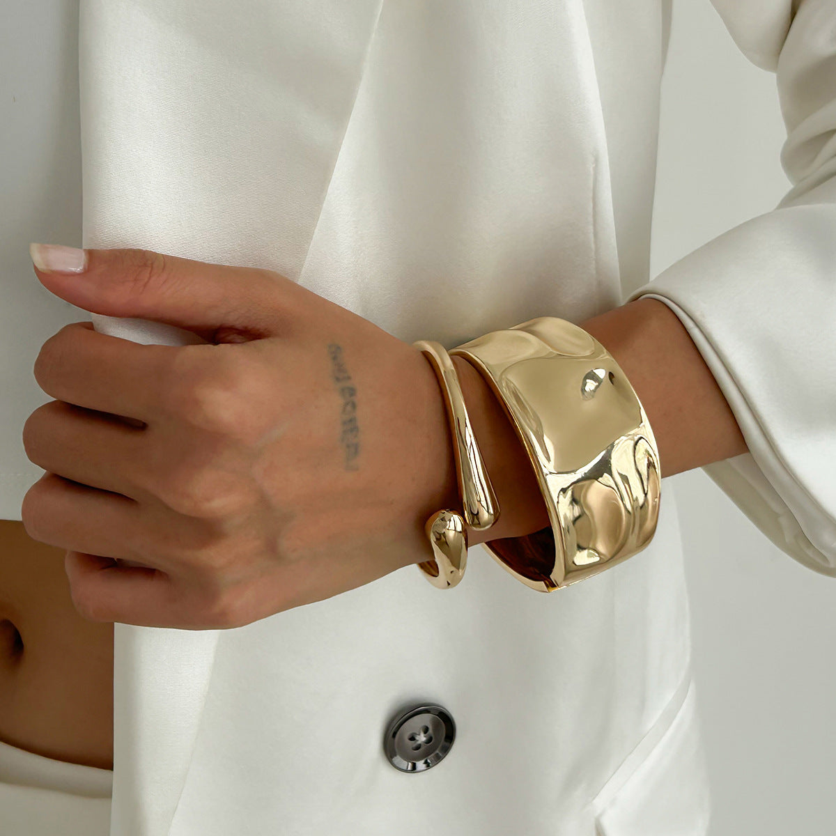 Pulsera de eslabones gruesos trenzados de estilo punk con forma geométrica para mujer