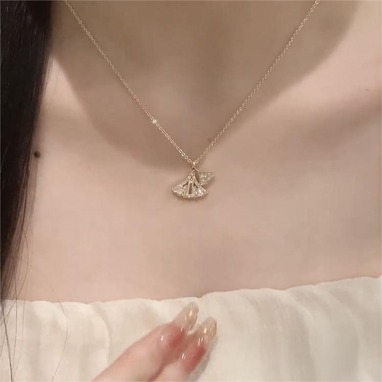 Minimalist Ginkgo Leaf Pendant Necklace for Women in Titanium Steel with Rhinestone Inlay and Plated Finish