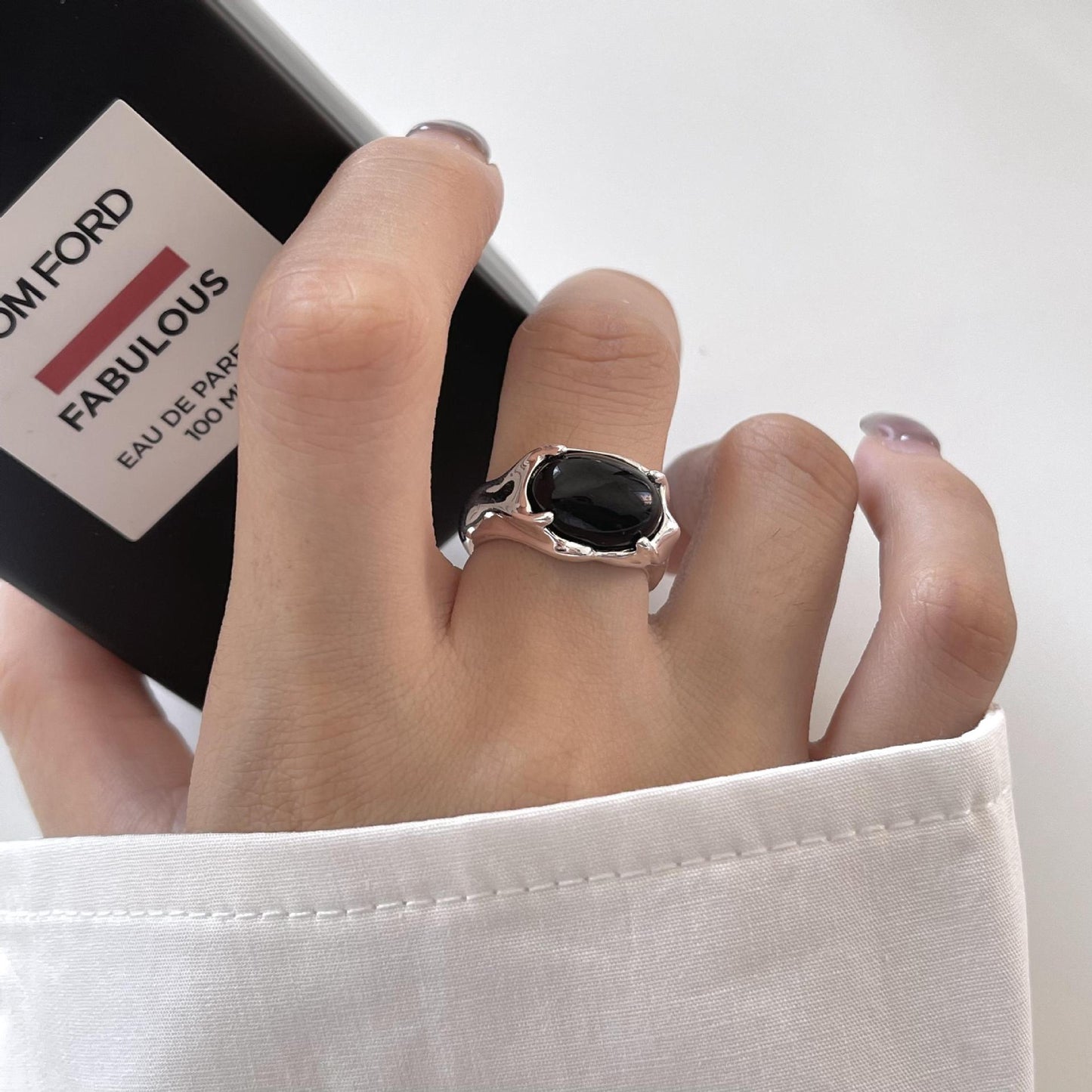 Anello regolabile in argento sterling 925 a forma di fiore minimalista con intarsio in onice nero da donna