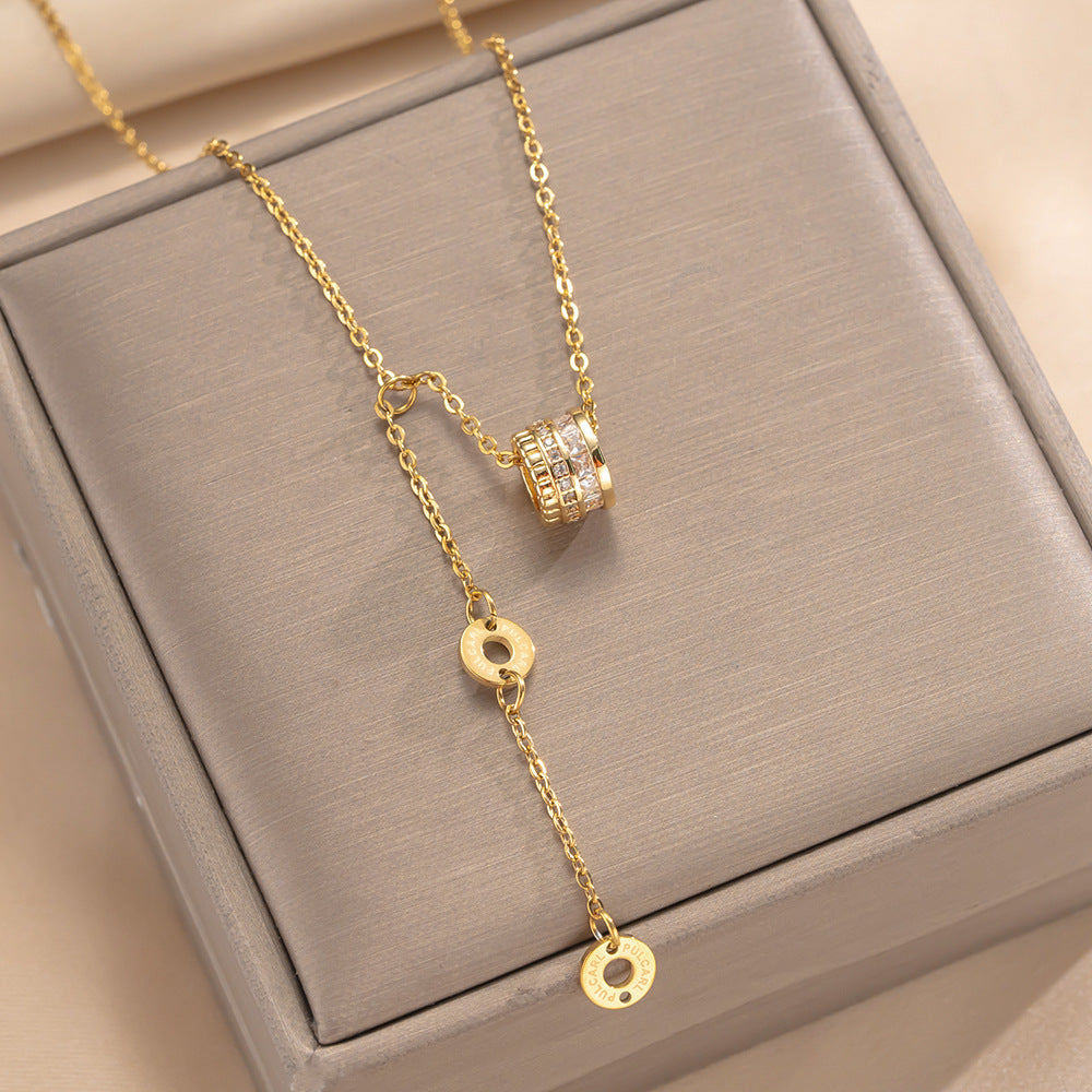 Set di collana in acciaio al titanio geometrico minimalista di lusso leggero con ciondolo in rame placcato oro 18 carati e intarsio in zircone, unisex