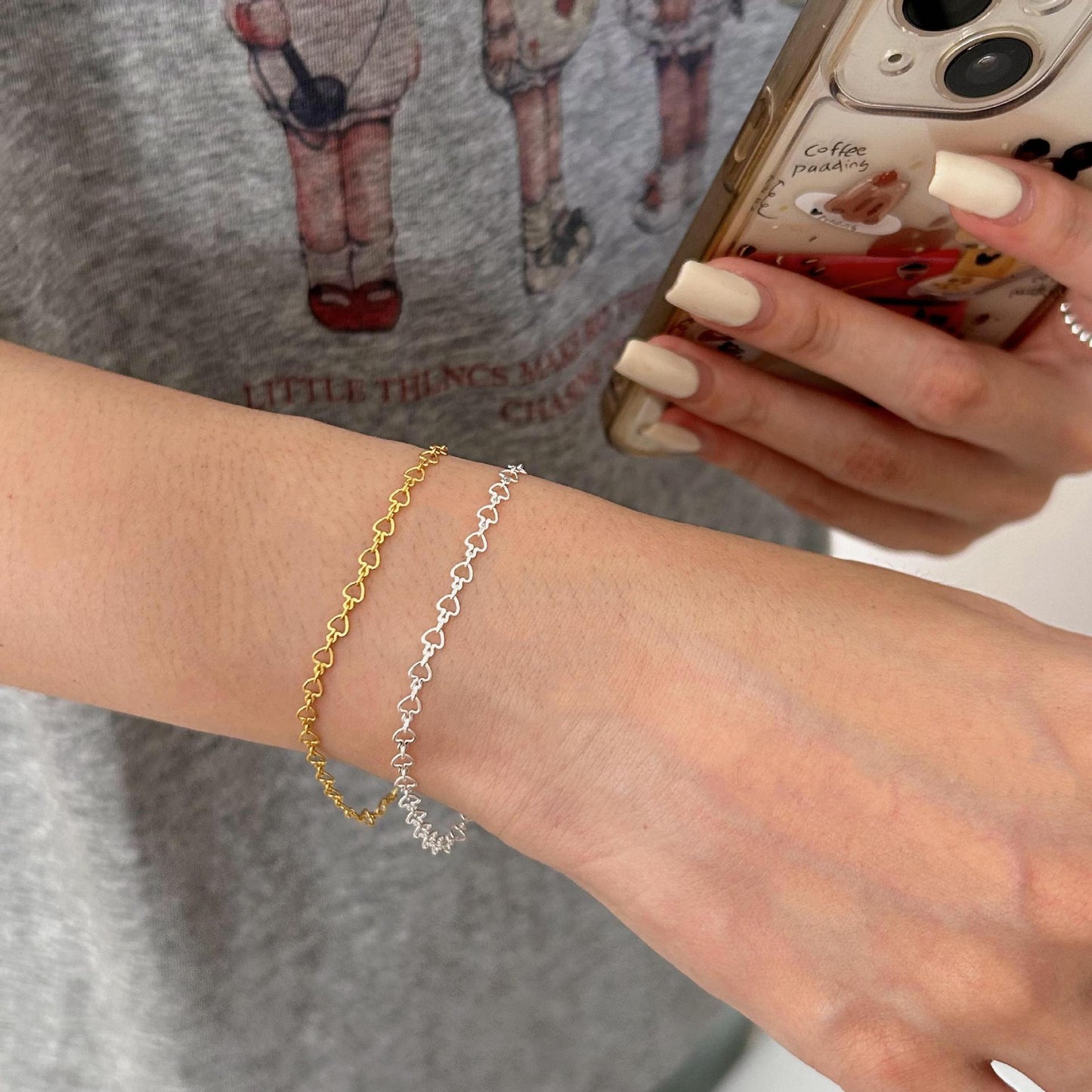 Bracciale Minimalista a Cuore in Argento Sterling 925 con Finitura Placcata, Estetica Geometrica e Dolce