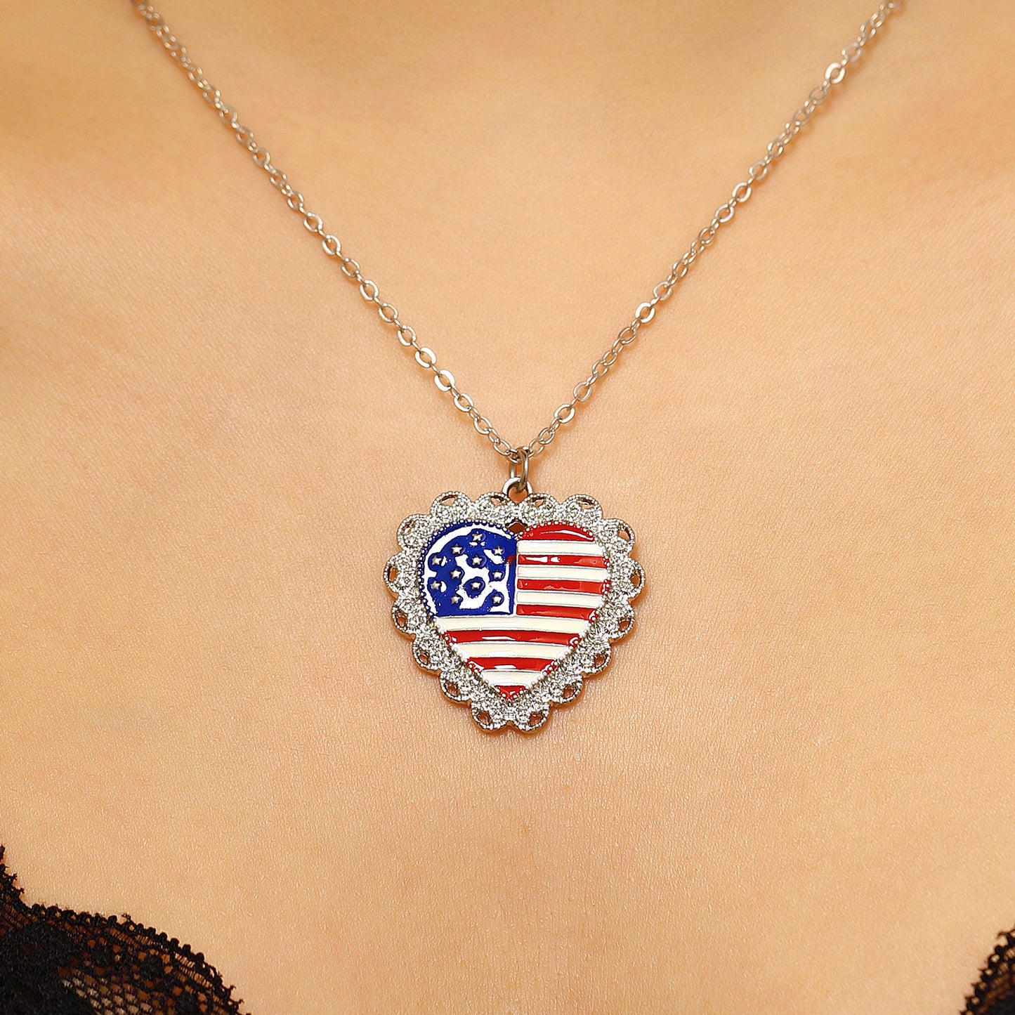 Set di collane placcate in lega con ciondoli a forma di stella e cuore intarsiati di strass, stile minimalista, da donna